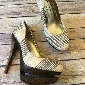 Jessica Simpson heel pumps